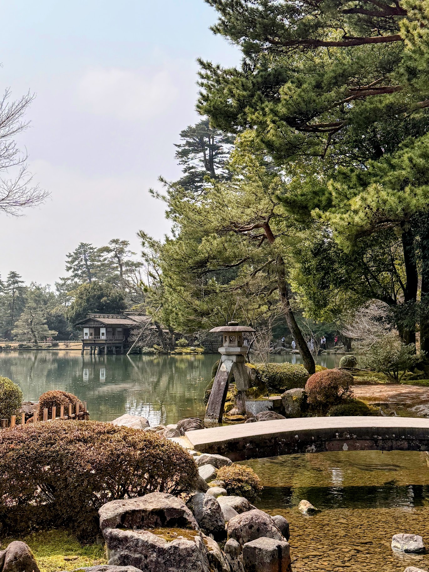 Kenrokuen garden—the Kotoji-toro stone lantern in Kasumigaike Pond