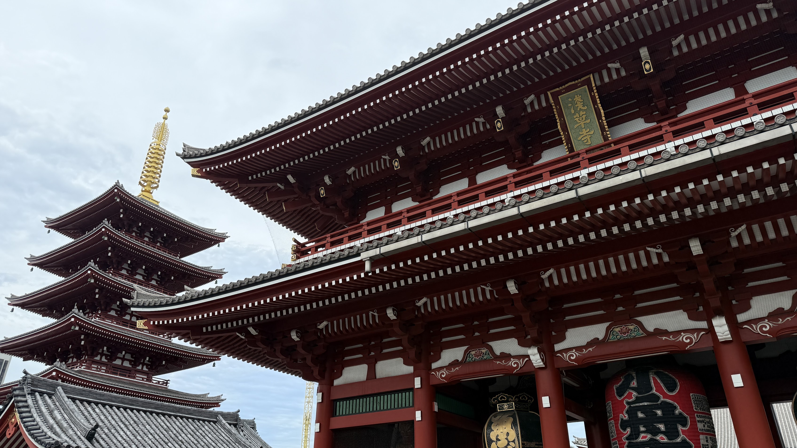 Nakamise-dori—the 250-meter sando lined with traditional shops leading to Senso-ji